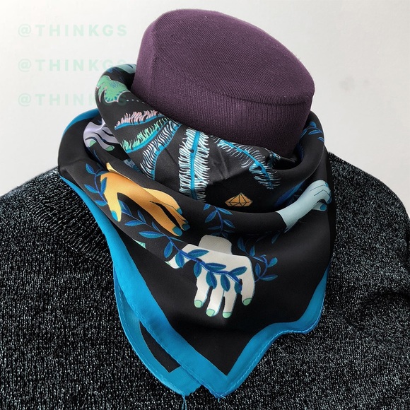 🌚 Occult Scarf 🌝 - Picture 2 of 6